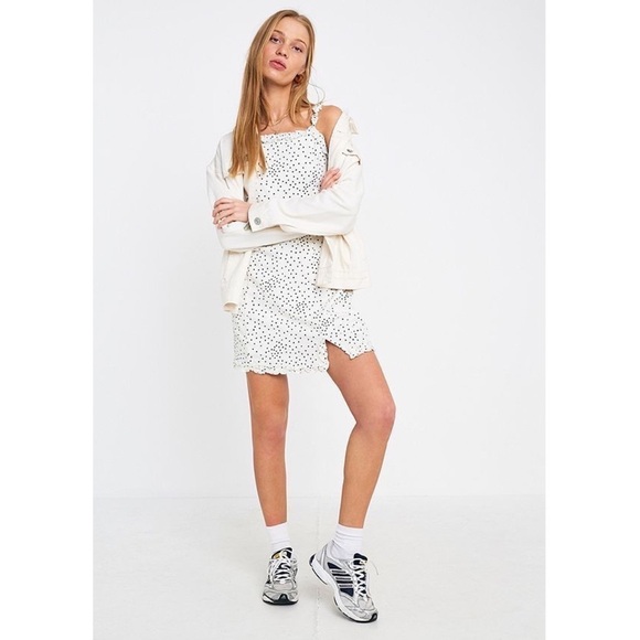 NWT Uo Wren Dotted Linen Ruffle Mini Dress Off White Black Summer Size Medium - Picture 10 of 16